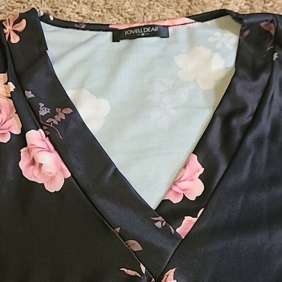 Love u Dear Floral Womens Top NWOT - Picture 2 of 4